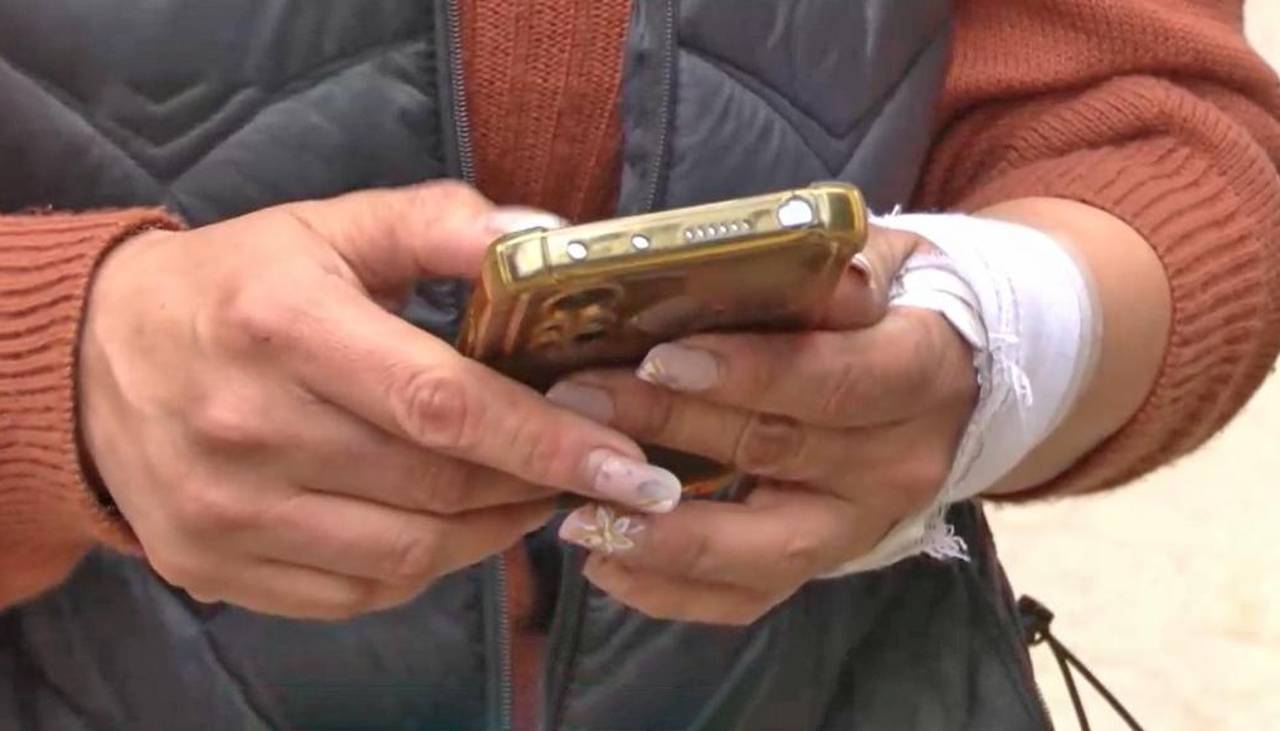 Tiktoker denuncia a su pareja por golpearla brutalmente y hacerle un corte en el brazo con un botella rota