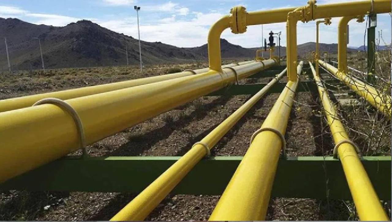 Analista advierte que Bolivia puede dejar de exportar gas desde 2027 si no aumenta sus reservas 