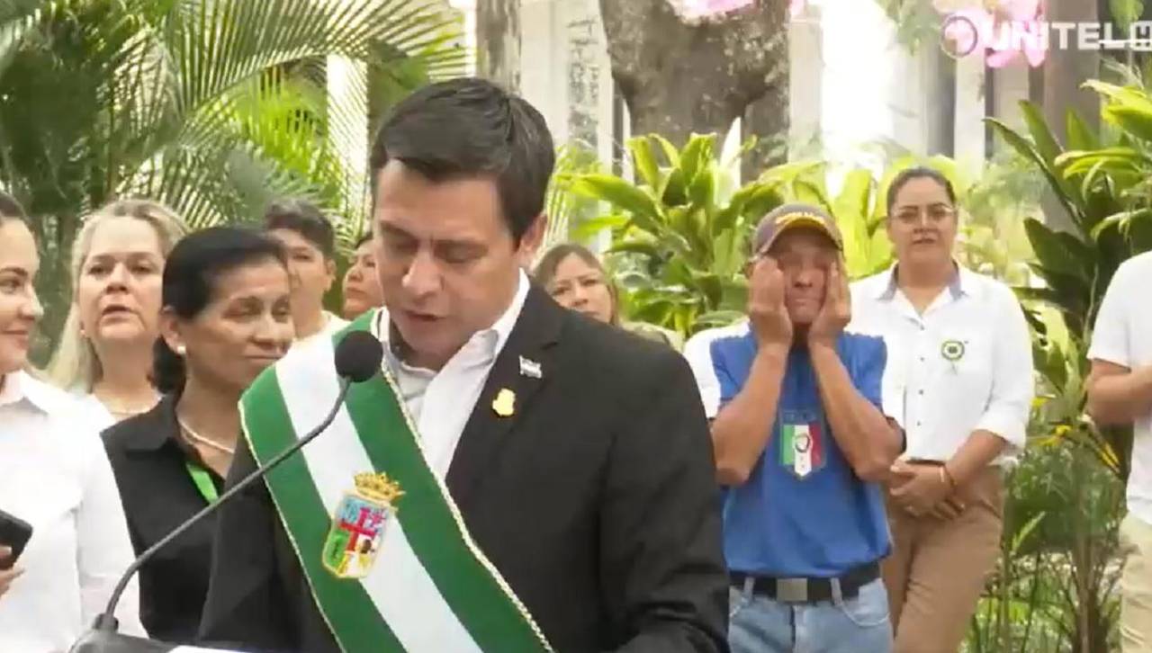 Alberti en acto por el mes cívico: “Santa Cruz está cansada del abuso y el descaro y es por eso que hoy no están muchos de los que no deseamos”