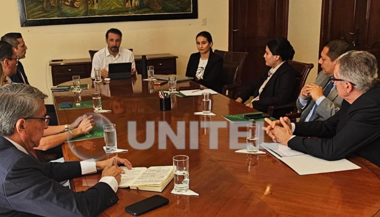 Santa Cruz: Velasco realiza su primera reunión de gabinete y secretarios exponen prioridades en el inicio de la gestión