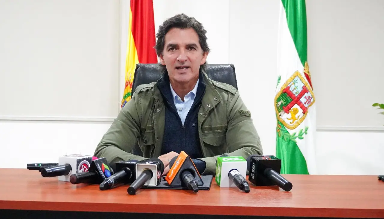 “Nos han hecho una propuesta”, señala Saavedra tras reunión con dirigentes del sector salud