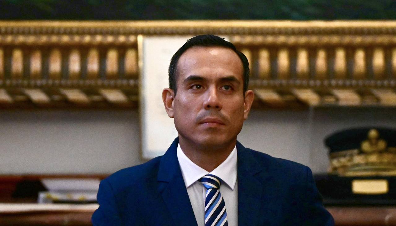 Congreso de Perú debate el martes mociones para destituir al presidente interino José Jerí