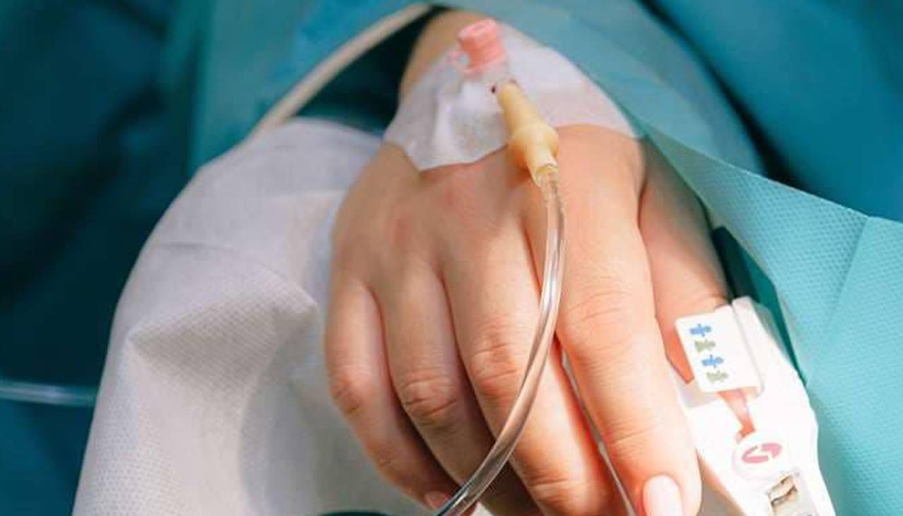 Una mamá adolescente quedó con el 95% del cuerpo quemado tras ser atacada por su pareja de 17 años