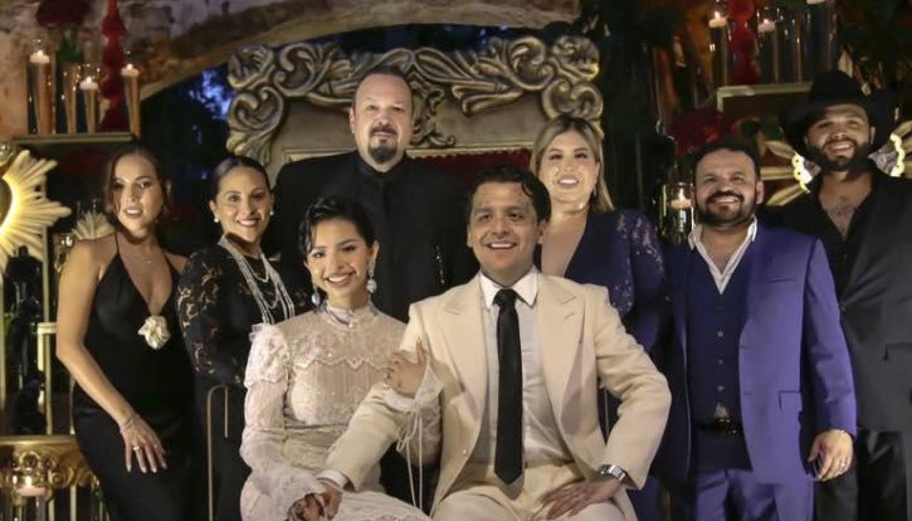 Salen a la luz las primeras fotos de la boda de Christian Nodal y Ángela Aguilar