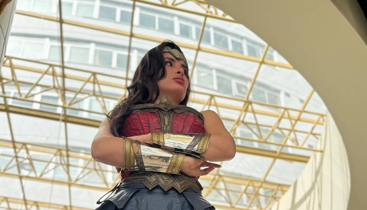 ¡Poderosa y deslumbrante! Heydi Gutiérrez se transforma en la Mujer Maravilla y causa sensación en redes sociales