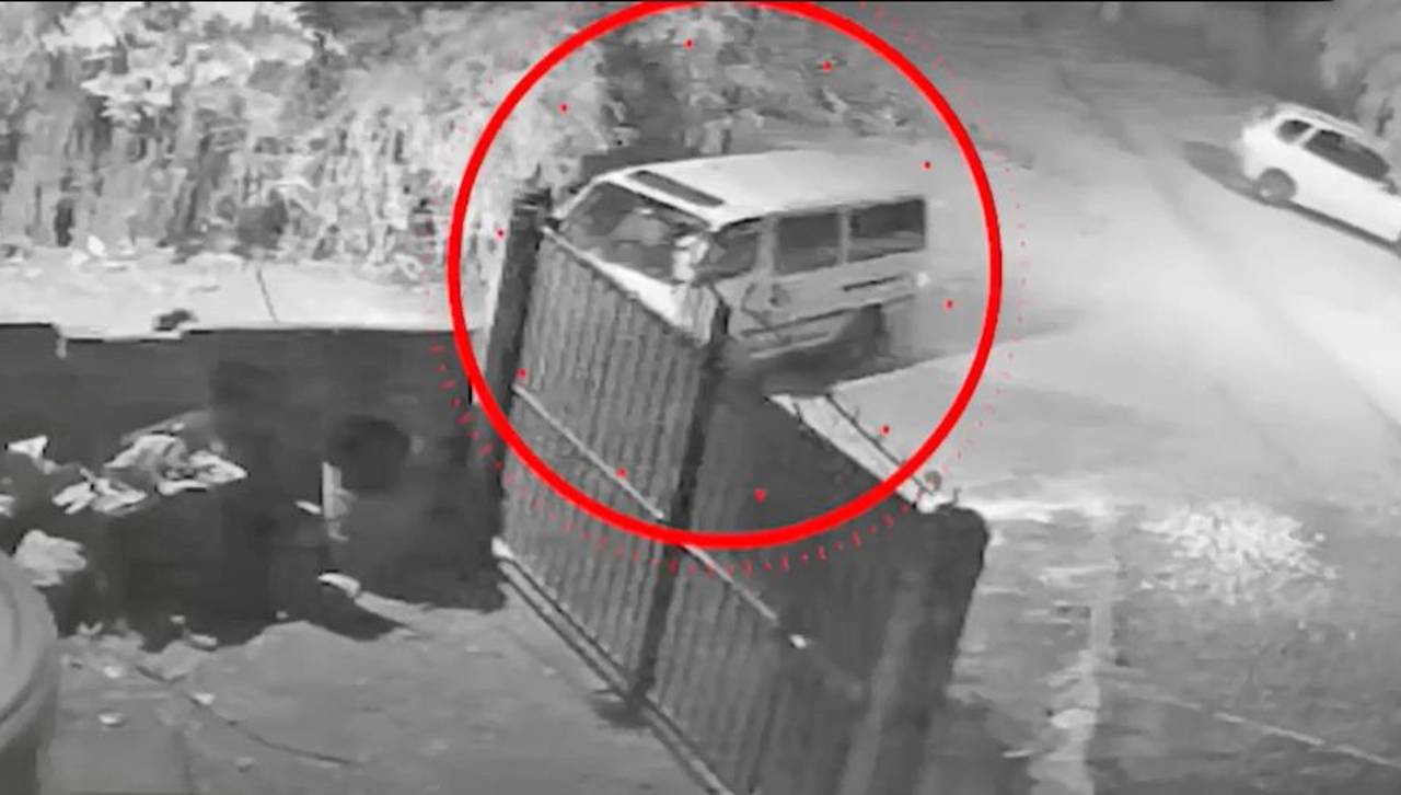 Video muestra atropello y fuga del minibús que dejó a un hombre en terapia intensiva