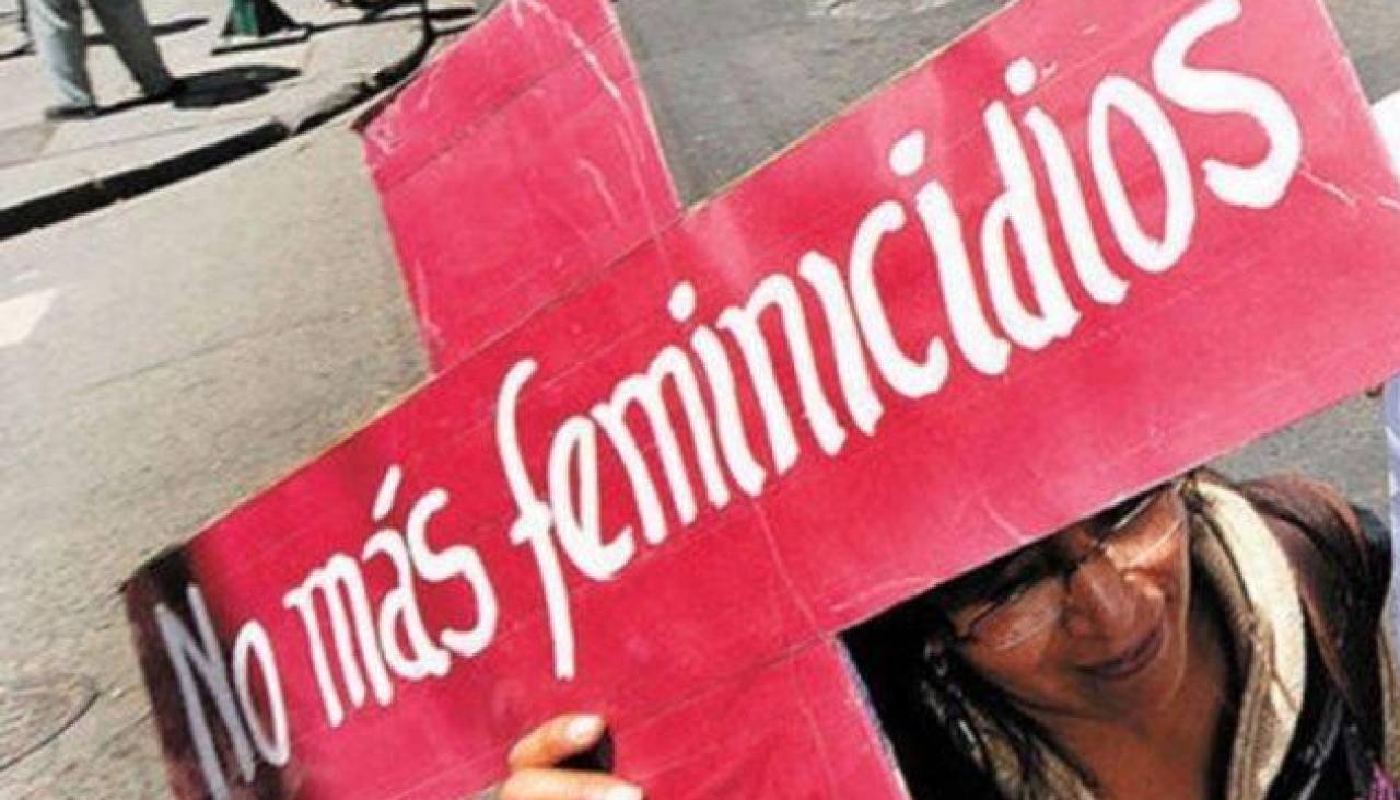 Mujer de 23 años es asesinada con 61 puñaladas por su pareja en La Paz 