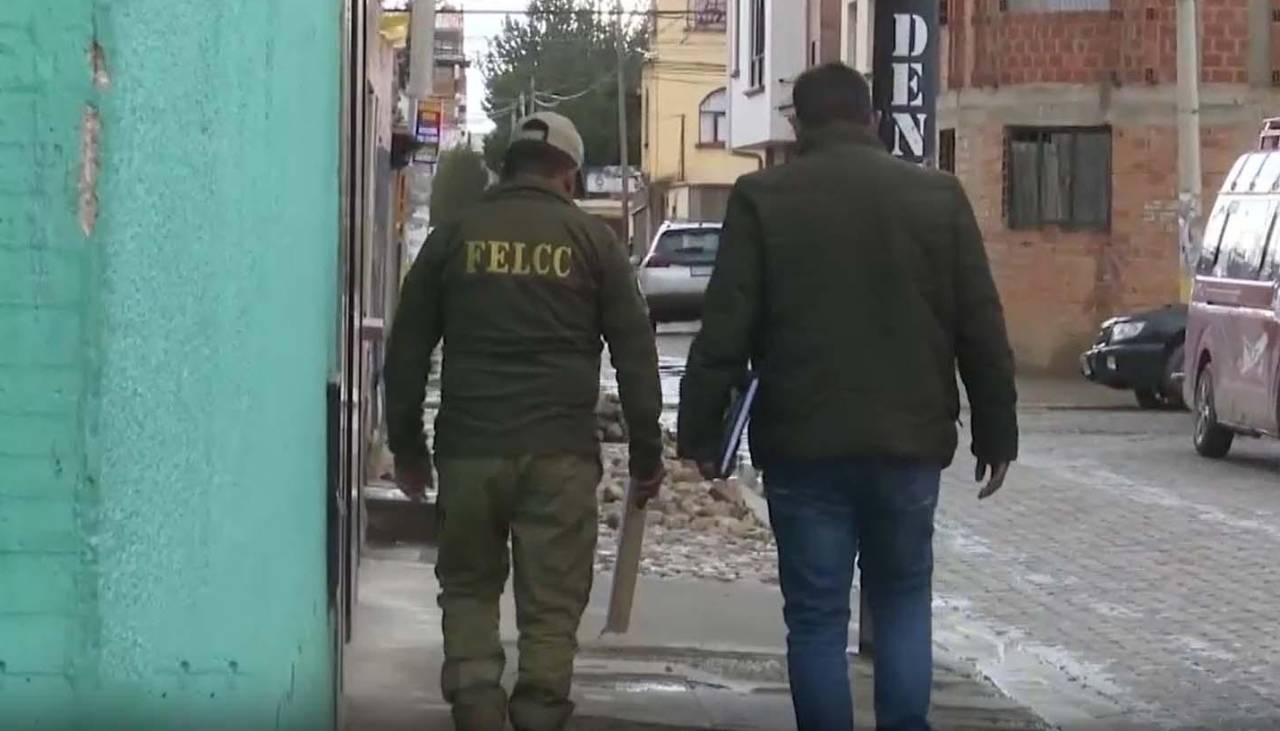 Cuatro hombres borrachos golpean a policías en Senkata para ayudar a escapar a un conductor ebrio