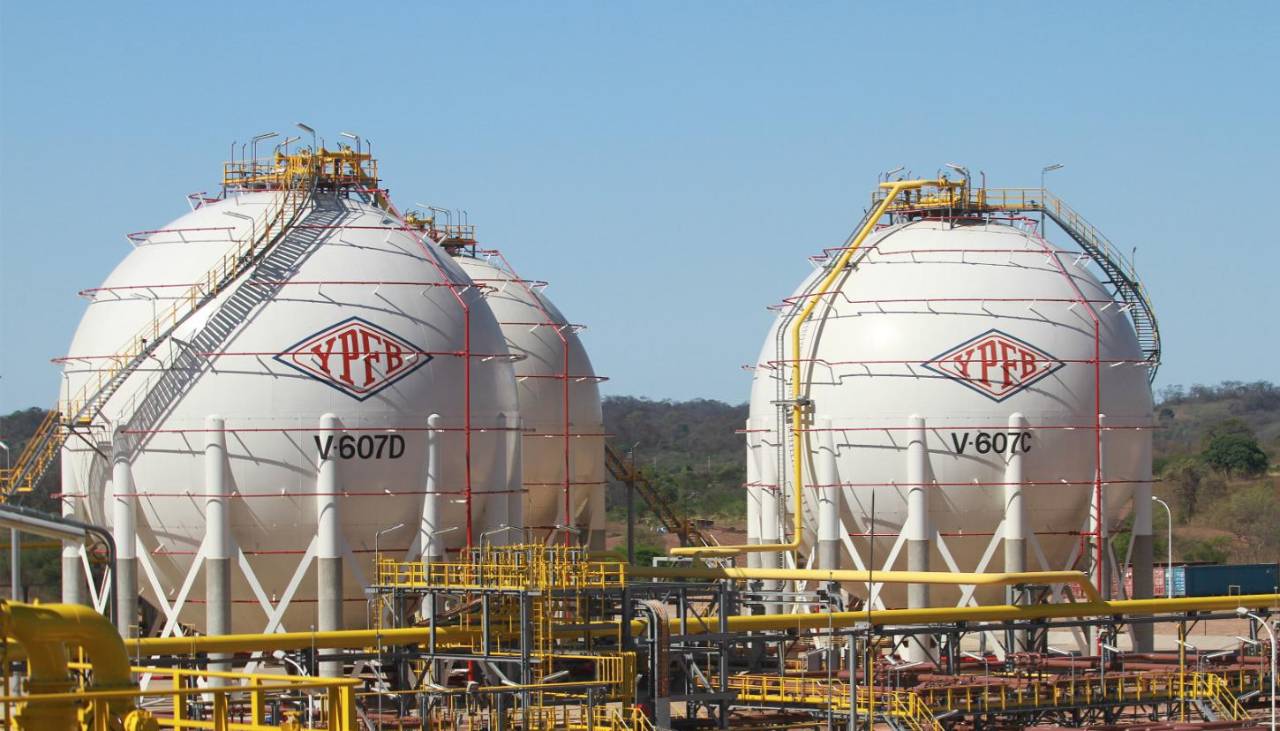 Exministro Ríos: En cinco meses, YPFB “se devoró dos presidentes” y requiere una “cirugía mayor”