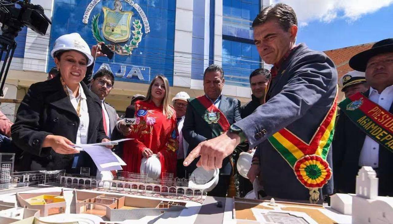Fundación de La Paz: Revilla anuncia la construcción de un Museo de las Culturas y una nueva plaza en Laja