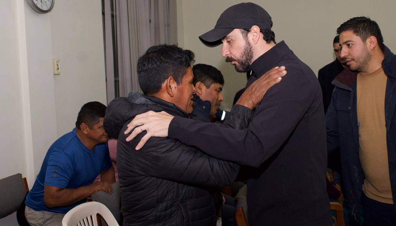 El gobernador Velasco y sectores de Yapacaní firman acuerdo para levantar el bloqueo en Ichilo