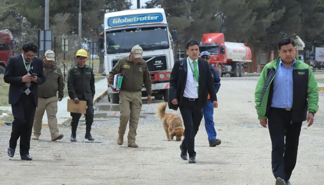 Registro a planta de YPFB en Senkata: Fiscalía reporta un arrestado y dice que dos funcionarias intentaron evitar su ingreso