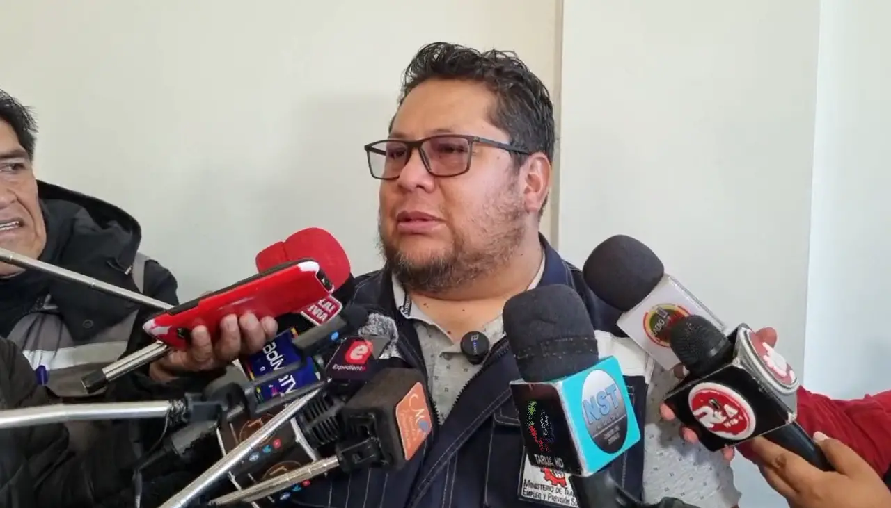 “No estamos viviendo en una situación tan crítica como se cree”, dice el ministro de Trabajo