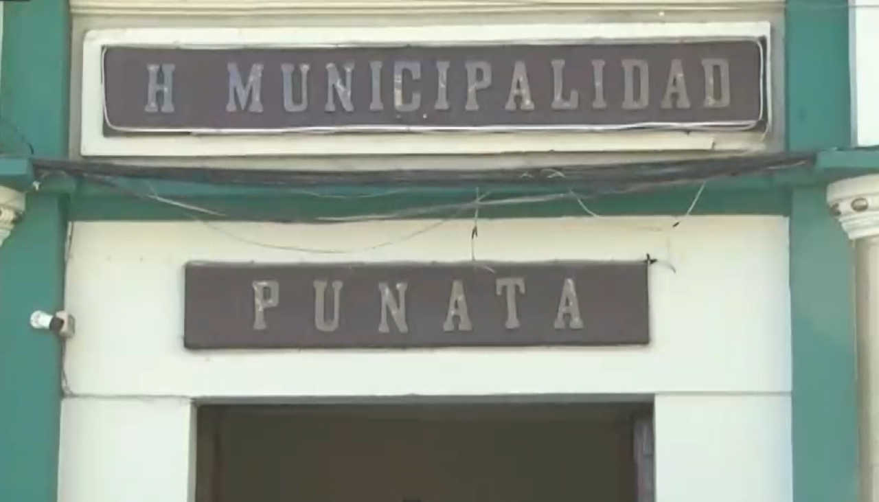 Denuncian presunta corrupción en la compra maquinaria en la Alcaldía de Punata; alcalde niega acusación 