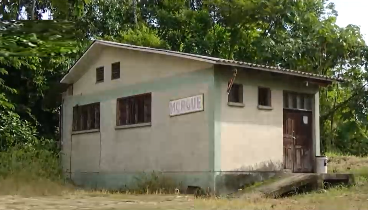 Hallan a un joven baleado dentro de un vehículo abandonado en el trópico de Cochabamba