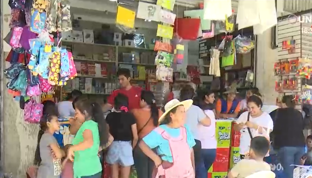 Vuelta a clases: Se dinamiza el comercio de útiles escolares y los precios varían según el curso