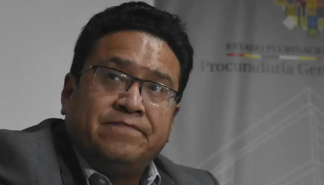 “Señala entre líneas algún tipo de presión”, dice analista sobre la carta de renuncia de Siles y no descarta presión del evismo