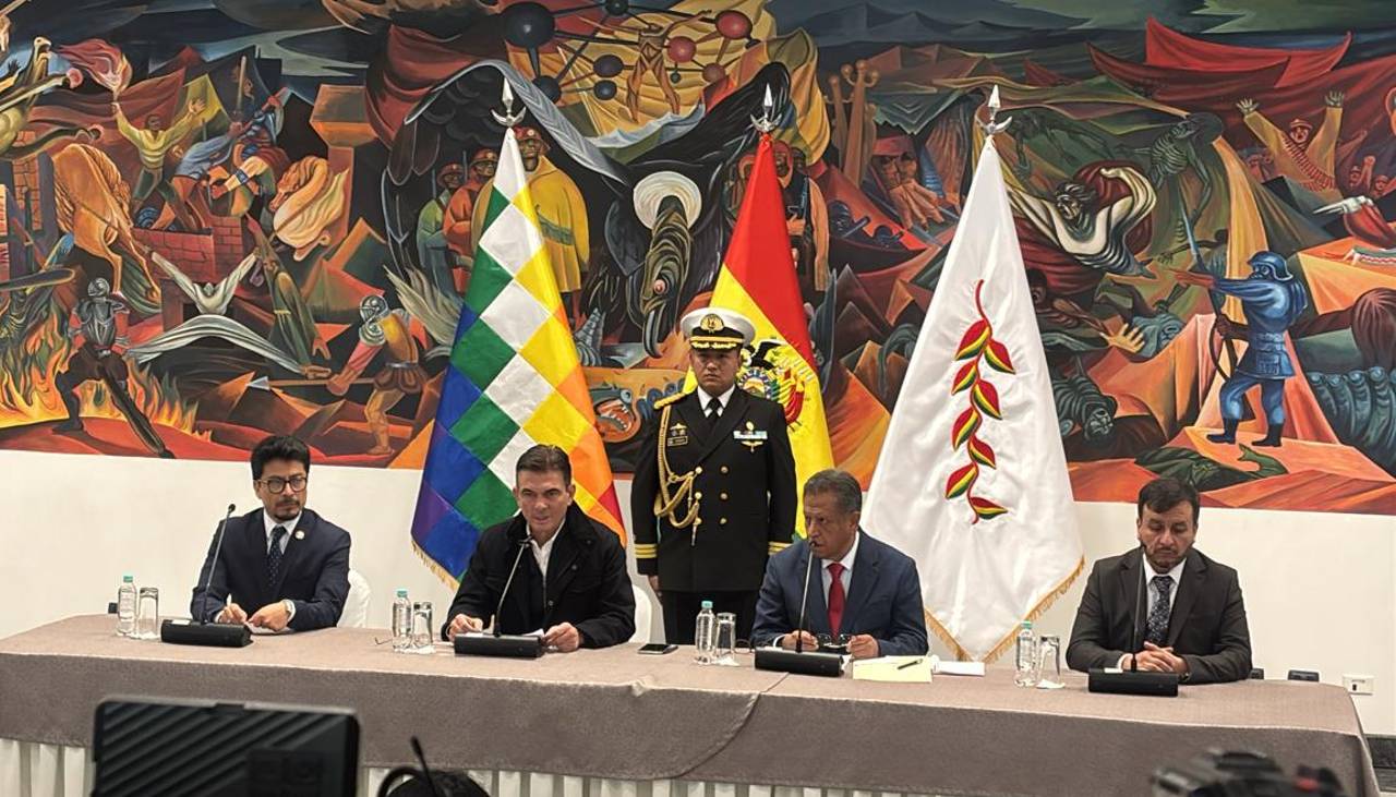 Gobierno denuncia que una red internacional alteró combustible de 5.000 cisternas y afectó 150 millones de litros en 5 meses