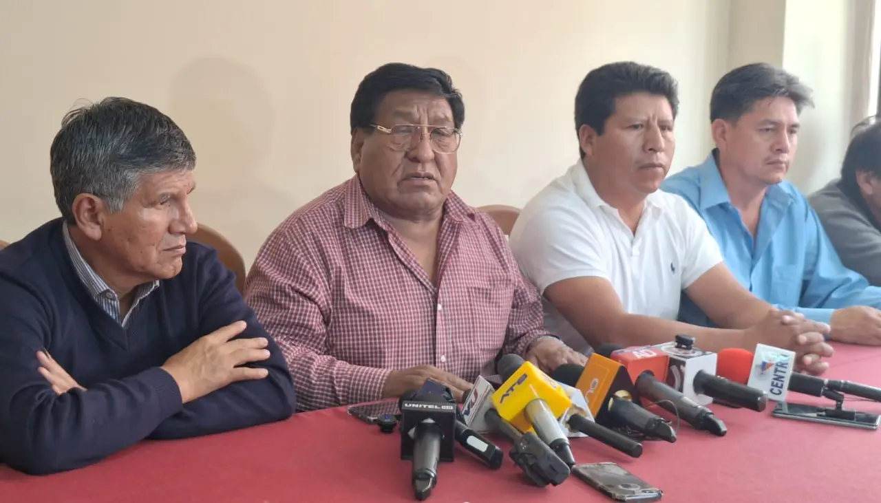 Confederación de Choferes anuncia paro general e indefinido desde este lunes