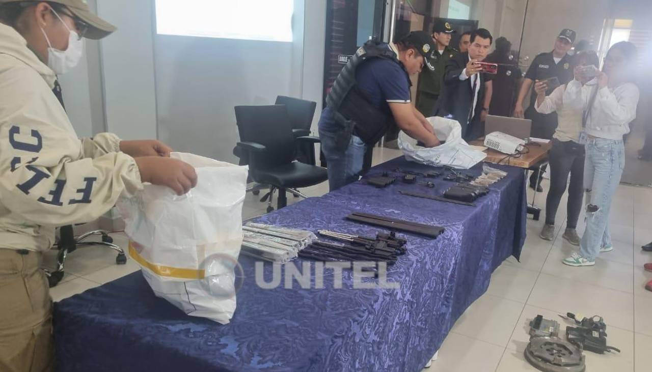 Hombre intentó que armamento militar hallado en Viru Viru ingrese como si fuesen repuestos de vehículos, señala ministro