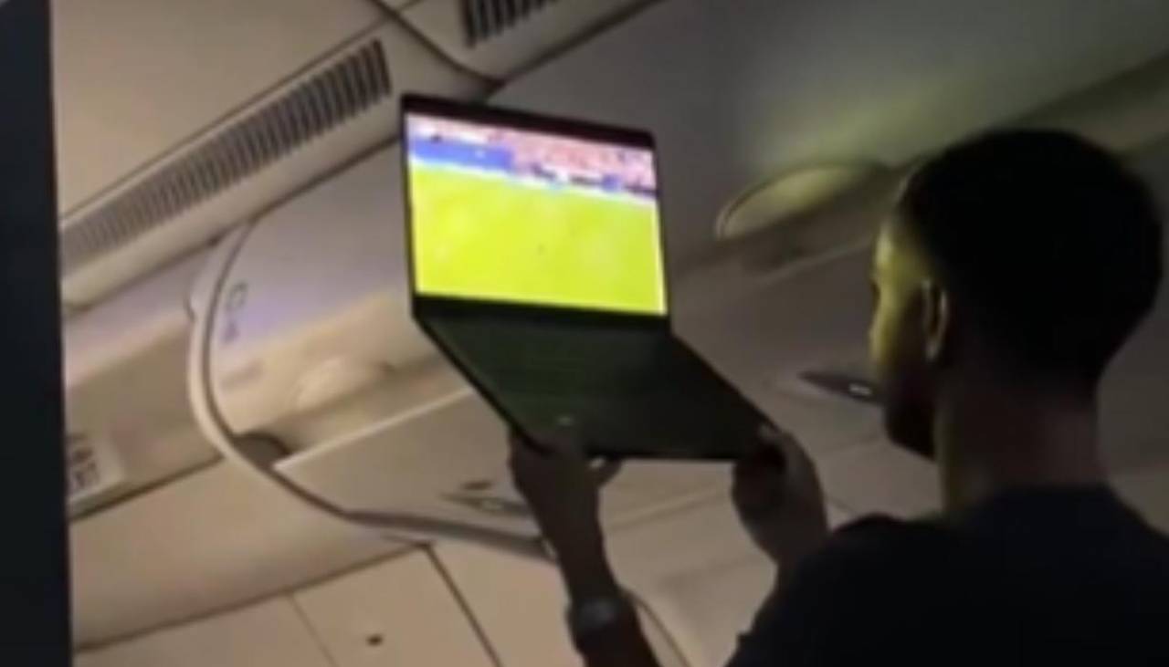 Video: pasajero compró conexión WiFi para ver el Mundial 2026 durante su vuelo