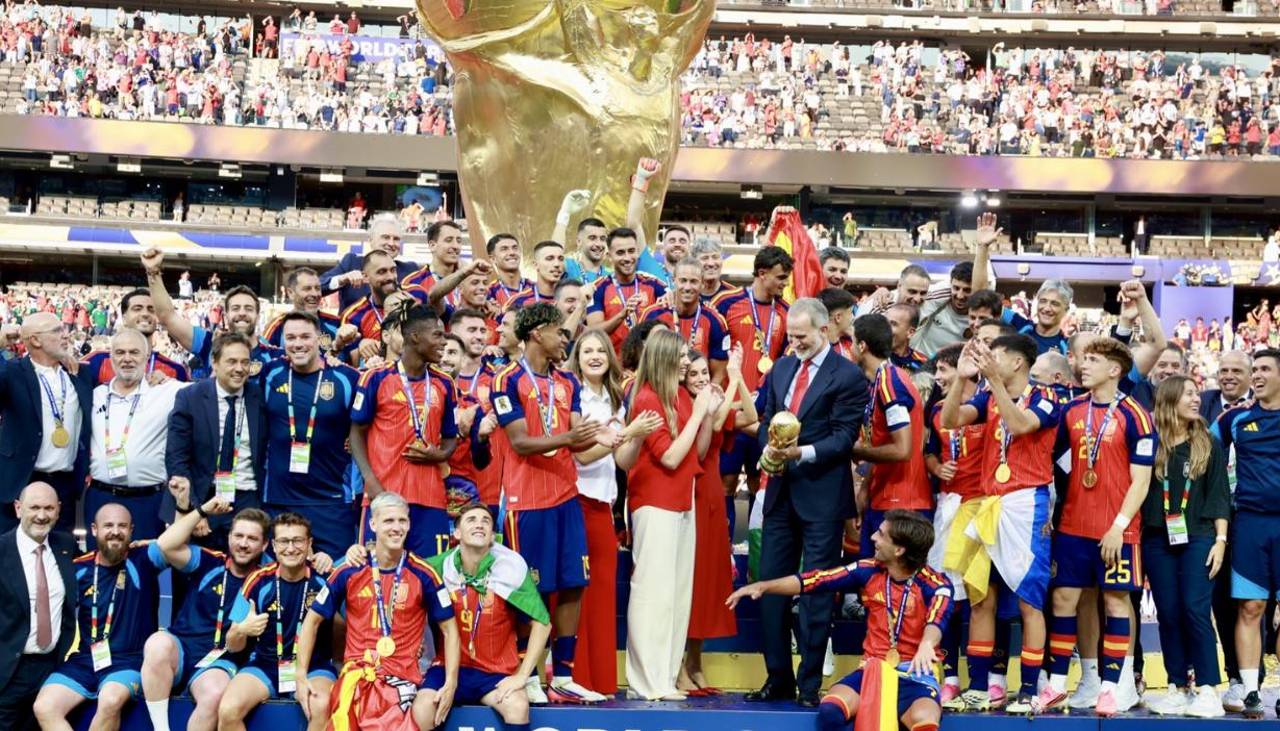 Han ganado el Mundial “para toda España”, les dice el rey a los jugadores de La Roja