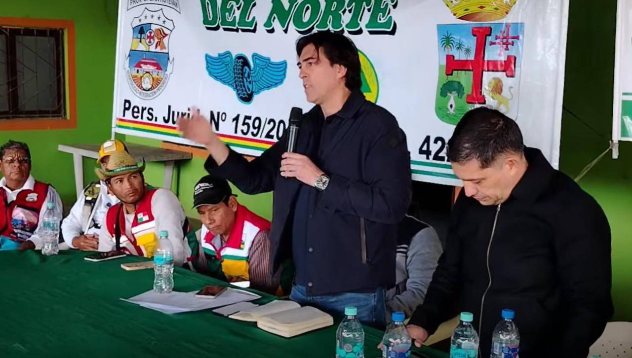 Tras acuerdo con el ministro Zamora, transportistas del norte cruceño descartan el bloqueo anunciado para el lunes