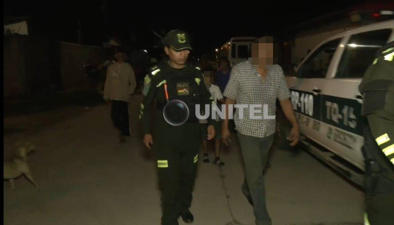 Un hombre es acusado de mostrar sus partes íntimas a una niña