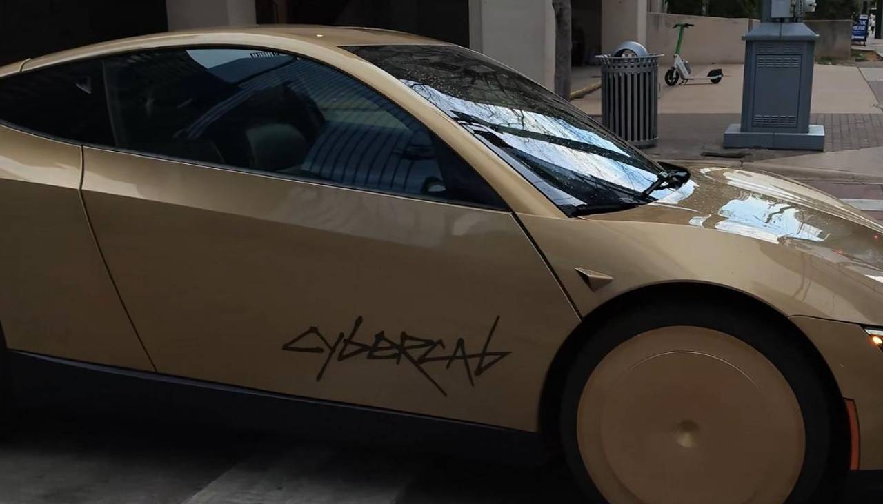 Tesla lanza su Cybercab, un robotaxi sin volante ni pedales