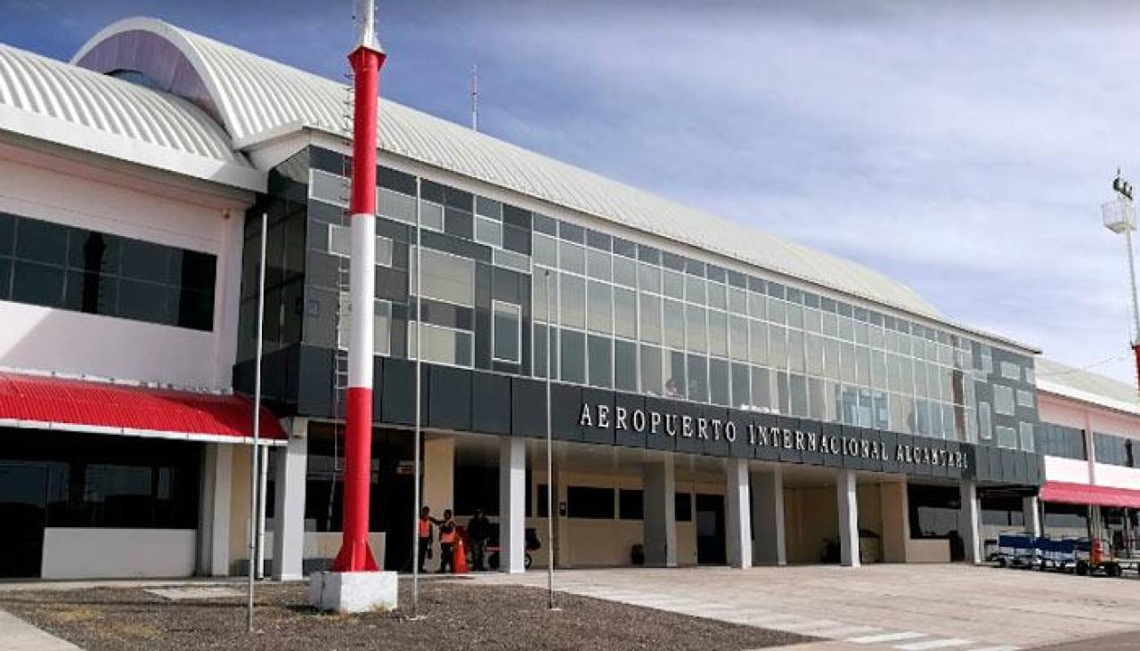 Densa humareda: Naabol suspende vuelos en los aeropuertos de Alcantarí, Trinidad y Riberalta