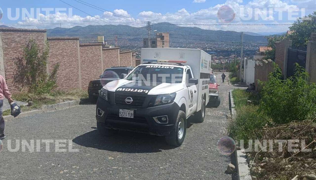Cochabamba: Hallan a hombre sin vida con herida de cuchillo en el cuello