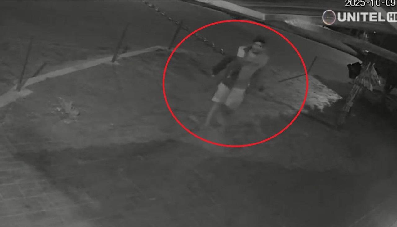 Video: Delincuentes en motocicleta persiguen a dos estudiantes para robarles sus pertenencias
