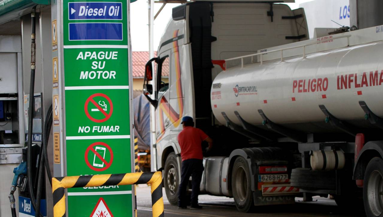 Surtidores cruceños advierten baja de hasta el 40% en la asignación de combustible