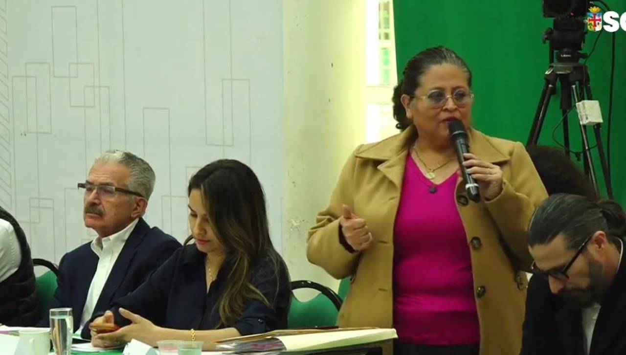 En reunión con la ministra de salud, autoridades cruceñas dicen que el departamento tiene un déficit de 15.400 ítems