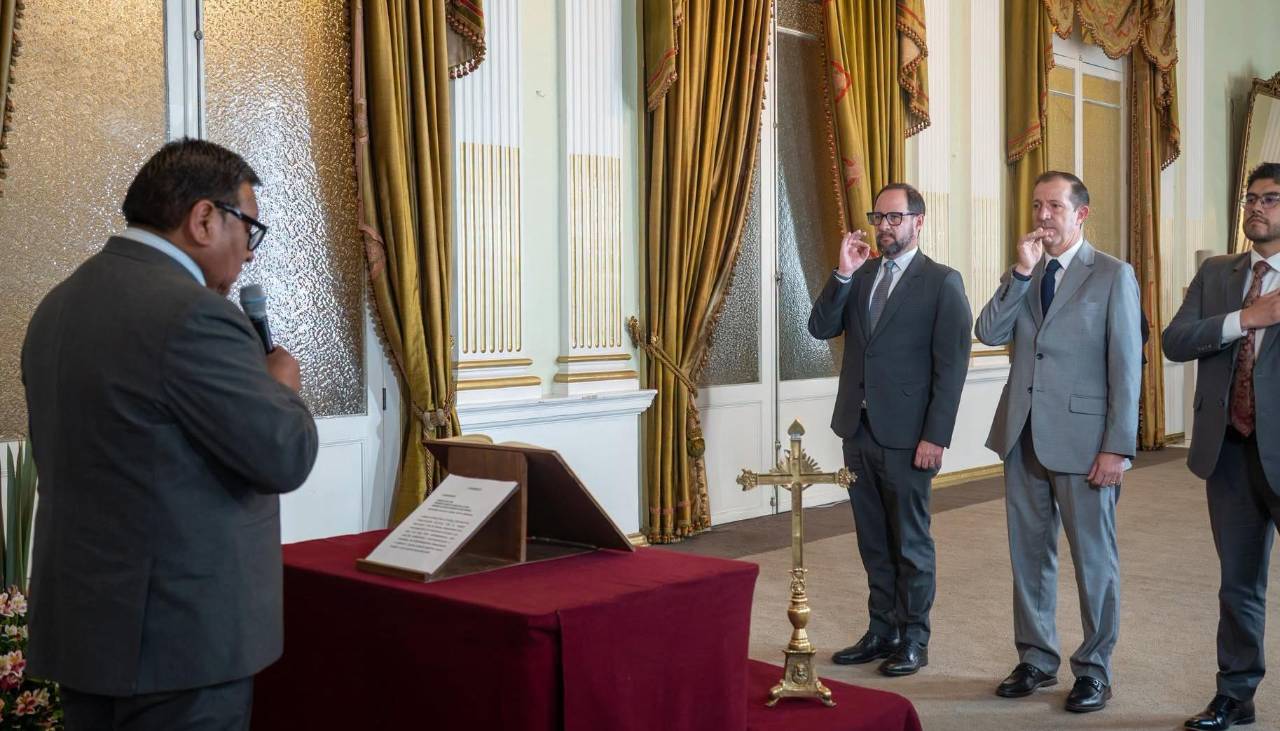 Canciller posesiona a tres viceministros, entre ellos el de Turismo y Culturas