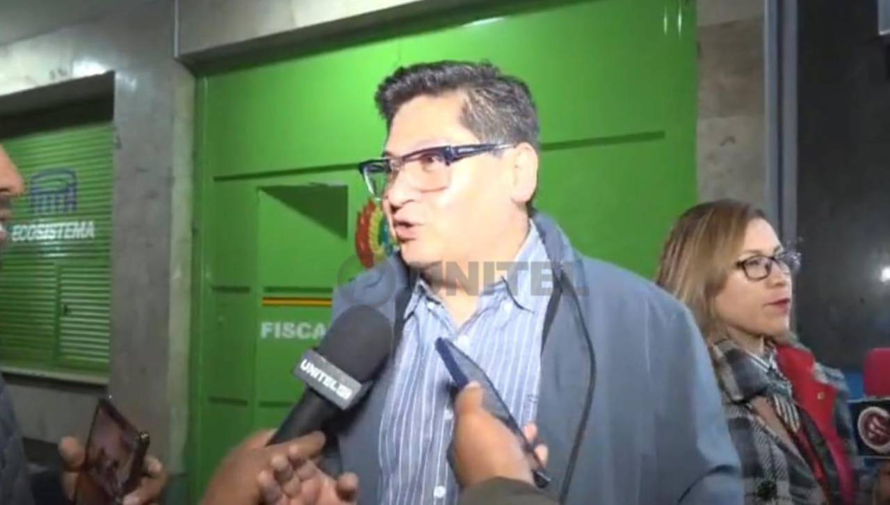 Exministro de Arce declara en la Fiscalía por la investigación por bonos soberanos