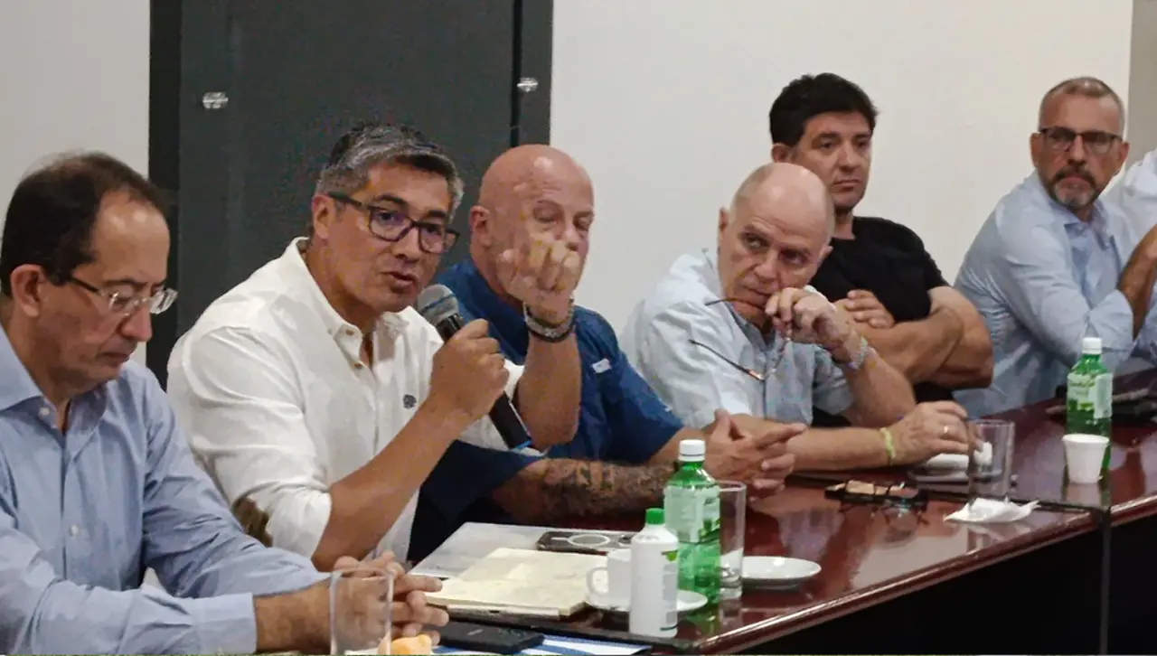 Liberación de exportaciones: Sector privado se reunió con el Gobierno y acordaron establecer mesas técnicas