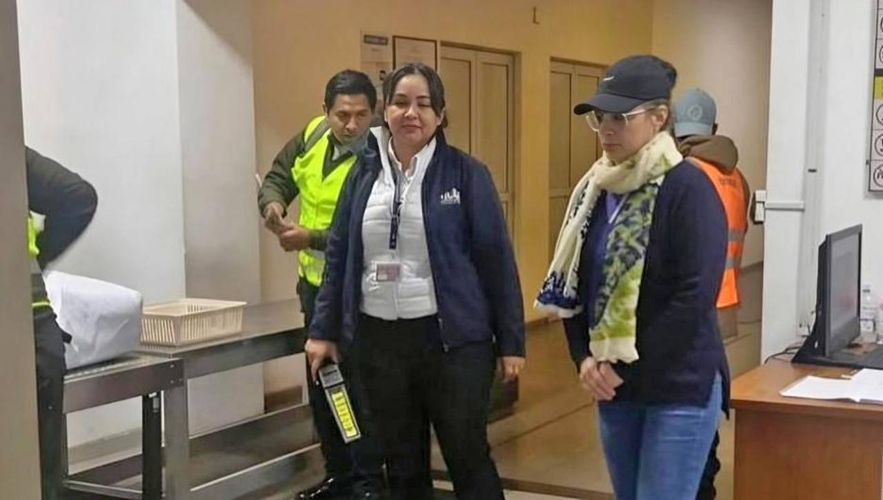 Caso gasolina: Exdirectora de YPFB tendrá rastreo por geolocalización mientras dure el proceso