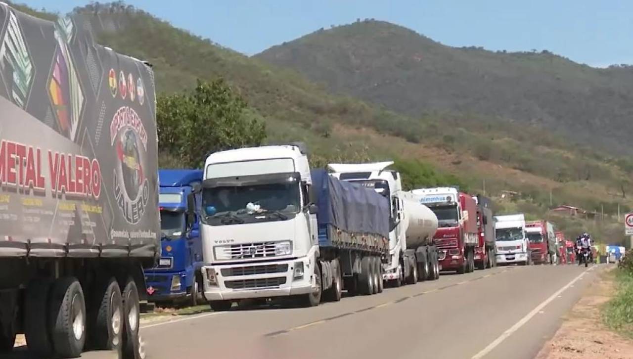 Choferes ya no tienen ni para comprarse alimentos y piden levantar los bloqueos