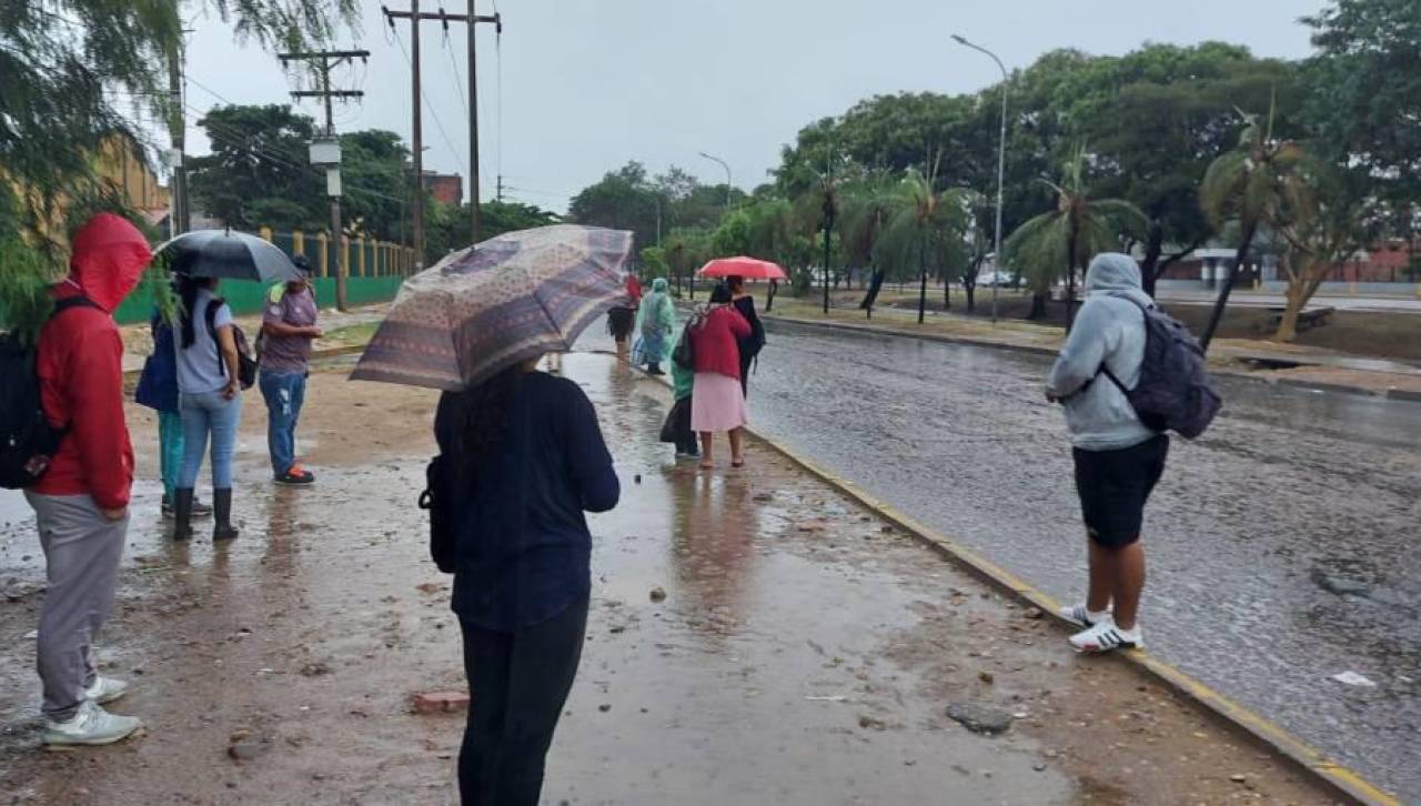 Senamhi emite alerta naranja por tormenta eléctrica con lluvia para cuatro departamentos del país