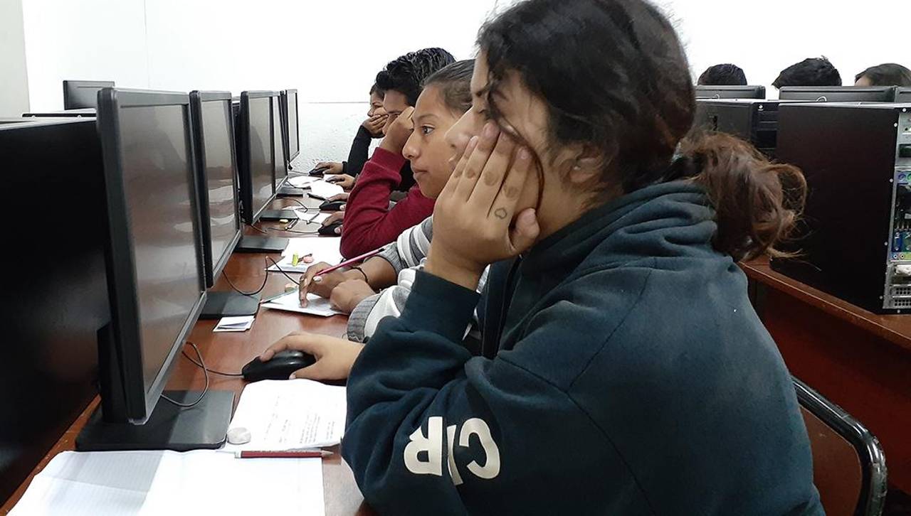 Uagrm seguirá el lunes con clases virtuales y el martes evaluará la modalidad