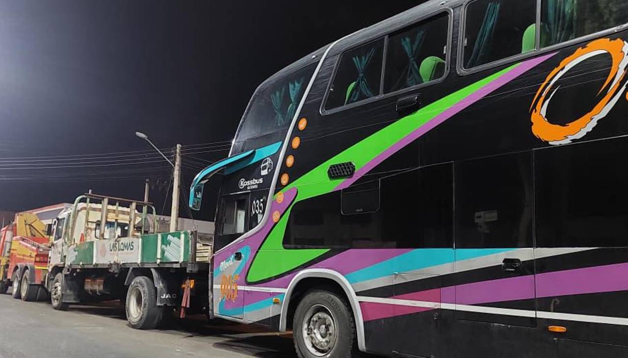 Camiones de alto tonelaje esperan hasta tres días para cargar combustible en ciudades del eje central