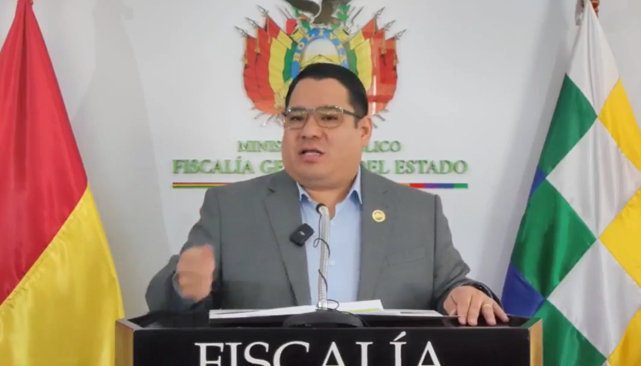 Exdirectora de YPFB será cautelada este martes por caso gasolina desestabilizada, anuncia fiscal general