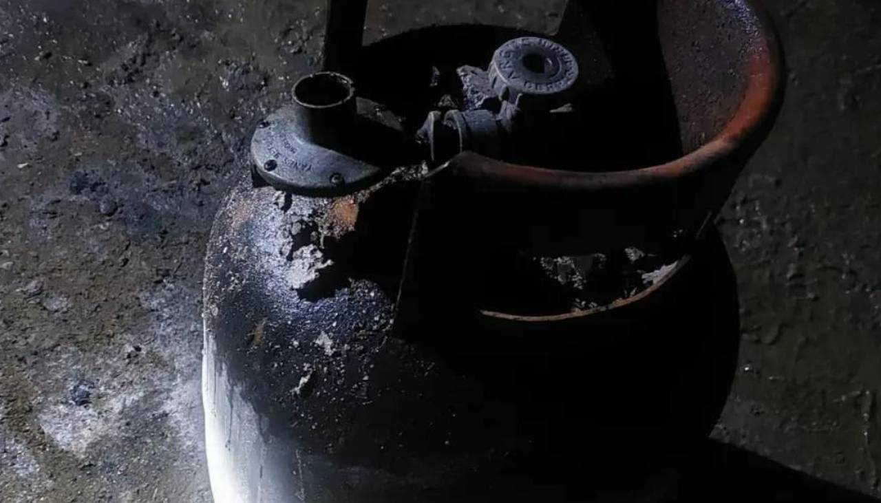 Giro inesperado: Autopsia revela que hombre hallado en incendio murió por un disparo en la cabeza, reporta la Policía 