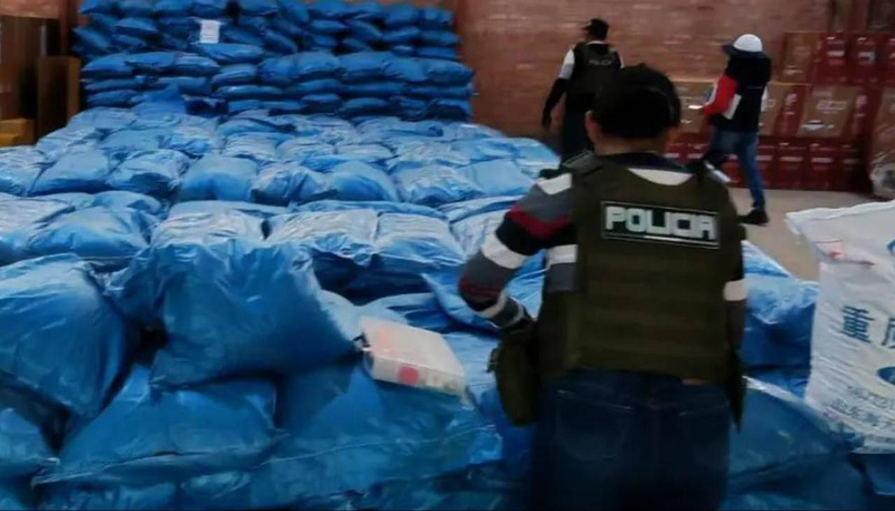 Aduana alista denuncia contra importadora por 43 toneladas de sustancias controladas halladas en Oruro