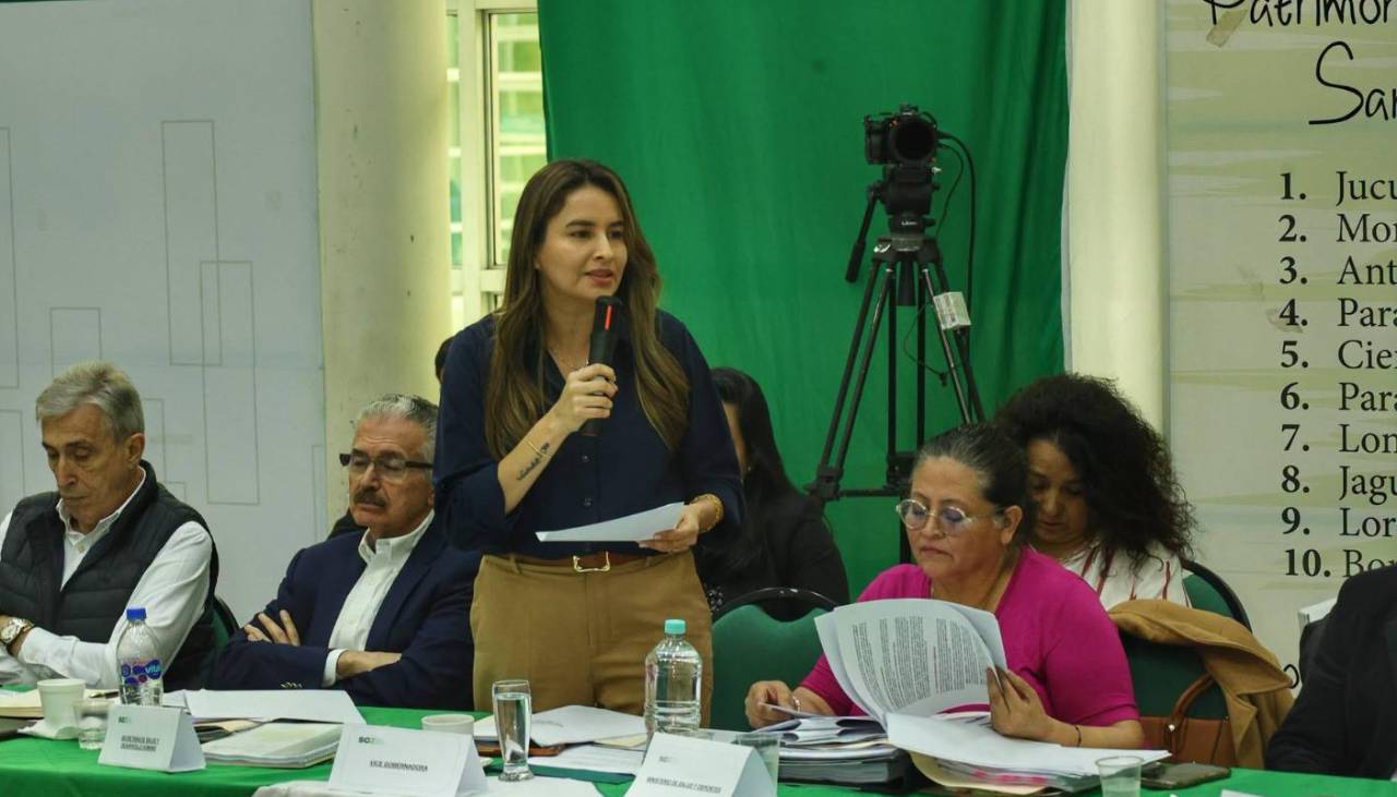 Paola Aguirre cuestiona que la Gobernación cruceña maneja el 1% del presupuesto nacional y debe cubrir personal de salud