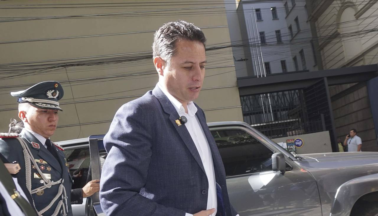 Lara pide convocar a Sokol para declarar ante la Fiscalía y apartarlo del cargo mientras duren las investigaciones