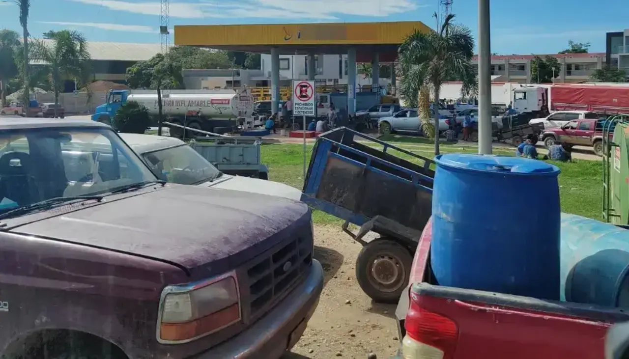 Falta de diésel reactiva el mercado negro, denuncia productor: “Entre Bs 12 y Bs 15 se ofrece el litro”