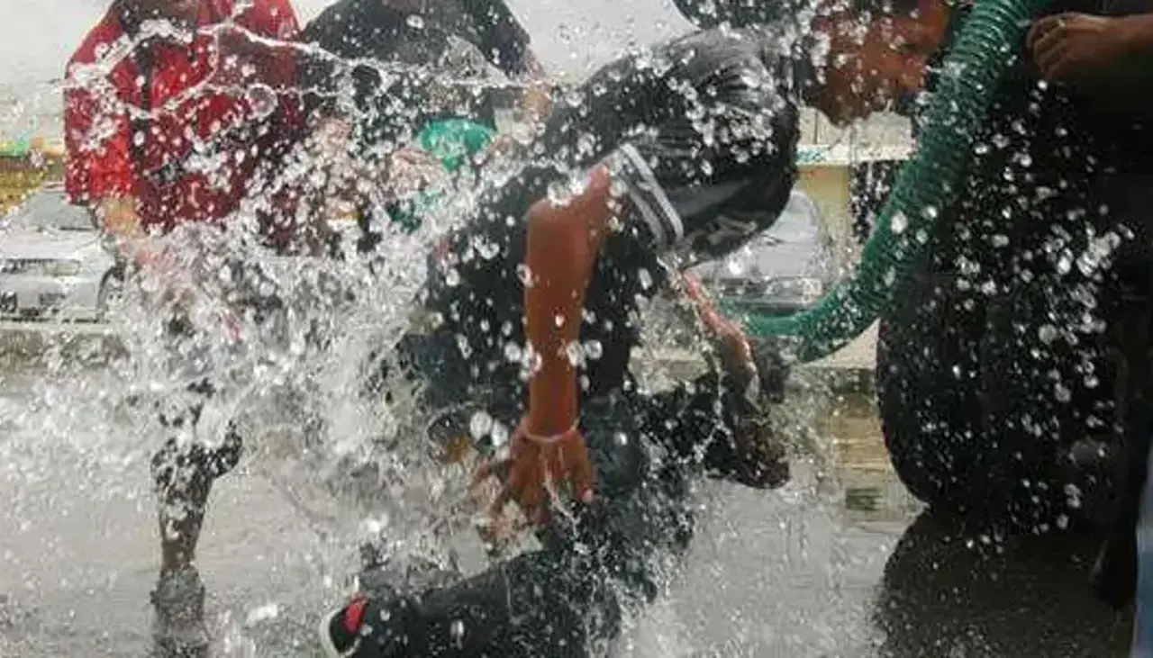 Ministerio de Desarrollo Productivo restringe el desperdicio de agua potable durante el Carnaval