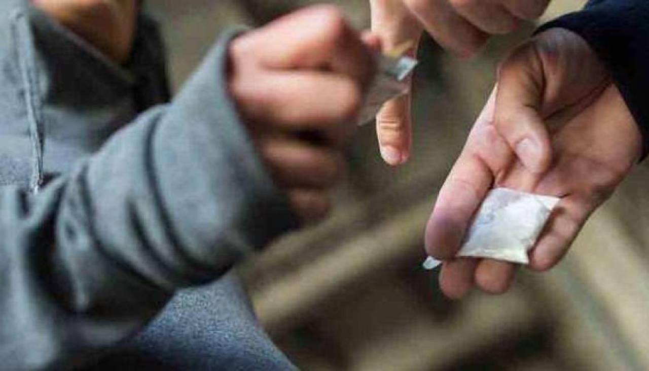 Capturan a un hombre con droga y billetes falsos en el centro de la ciudad de La Paz, dice la Policía 